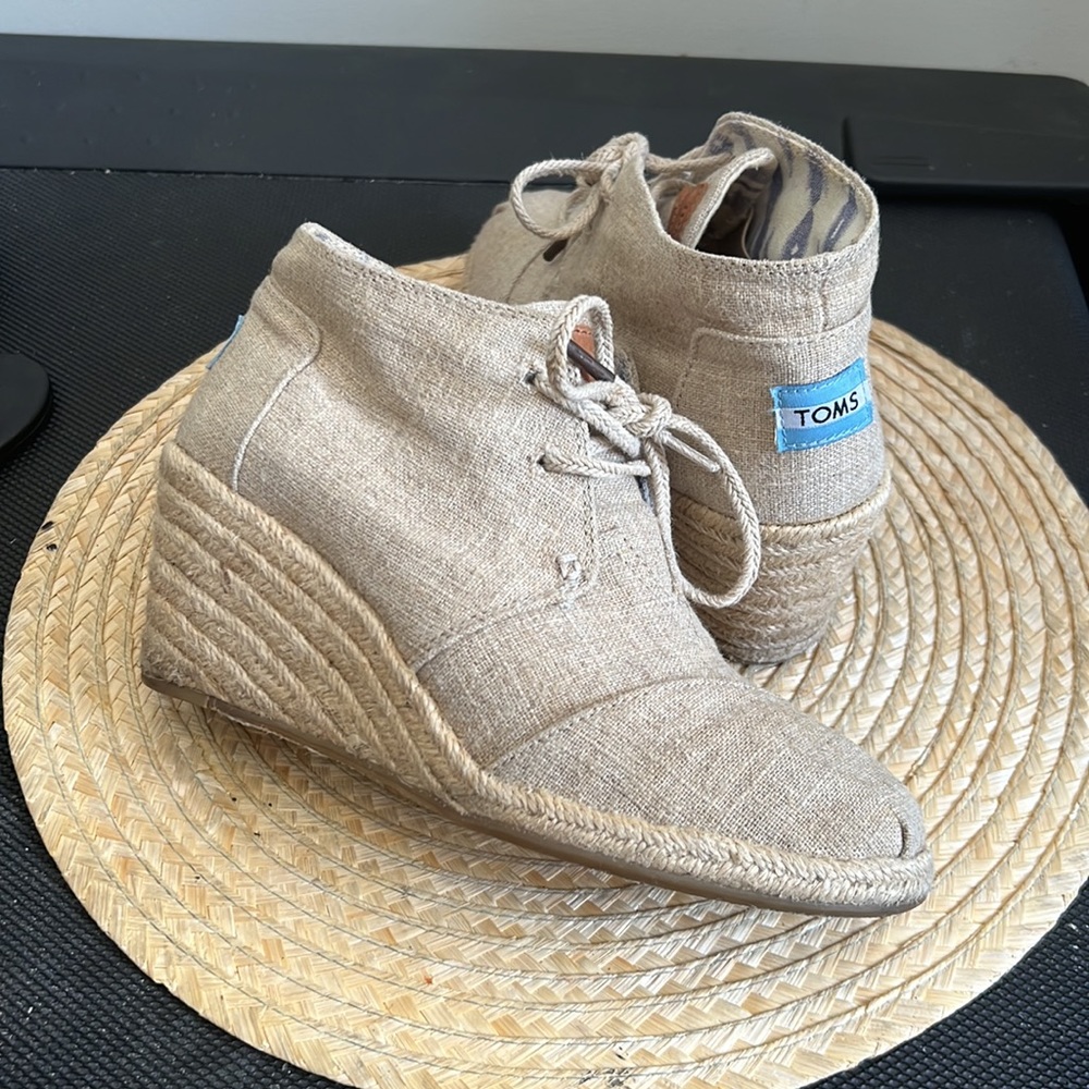Toms Espadrilles Wedge Booties Size 7.5